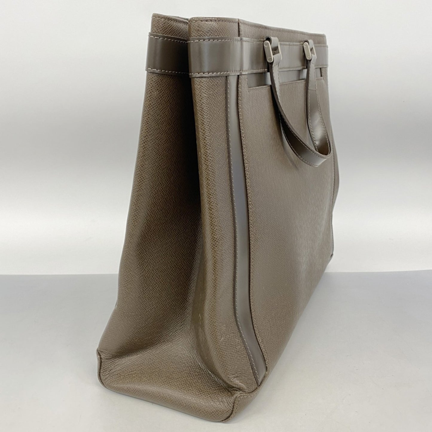 Louis Vuitton Taiga Kasbeck Gm M31018 Grizzly