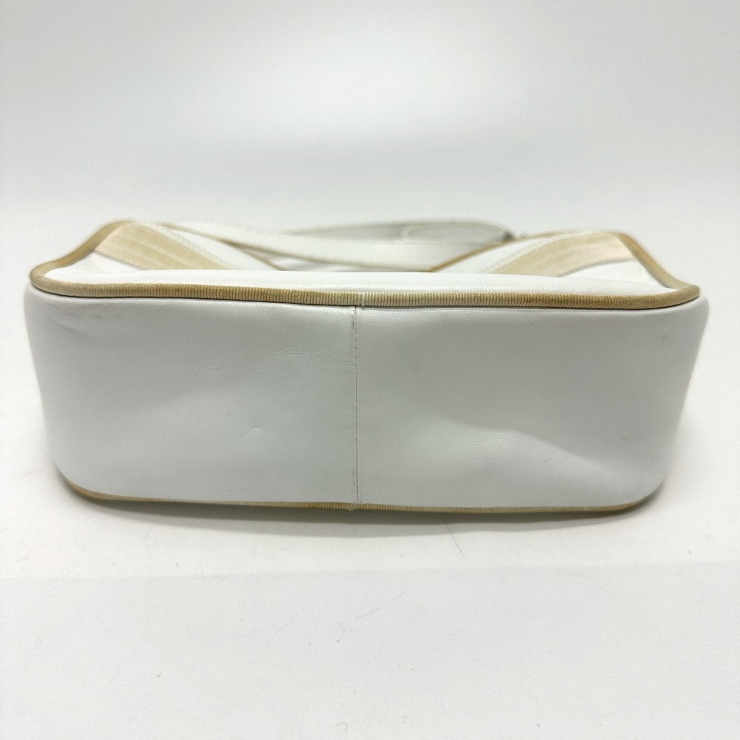 Salvatore Ferragamo Ba214183 Vala Shoulder Bag White Goldhardware