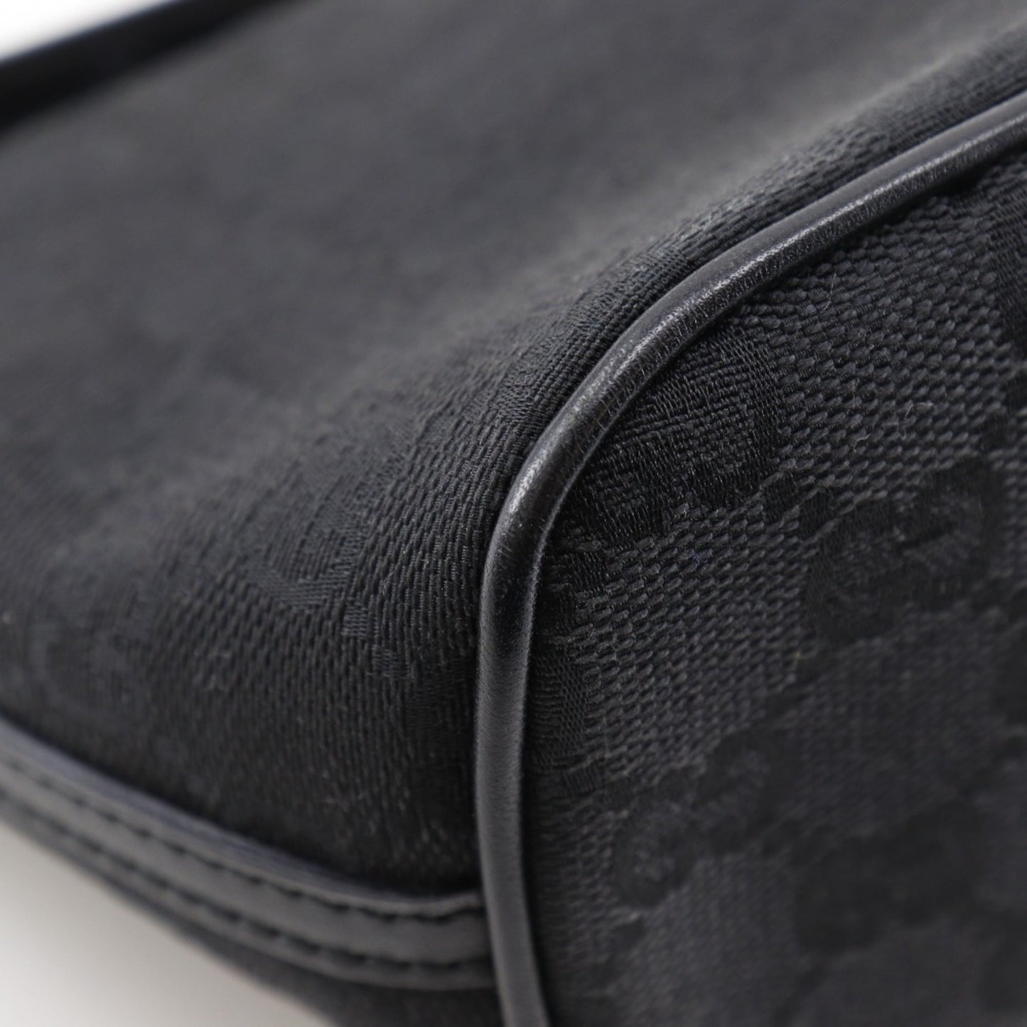 Canvas Gucci Pouch Gg