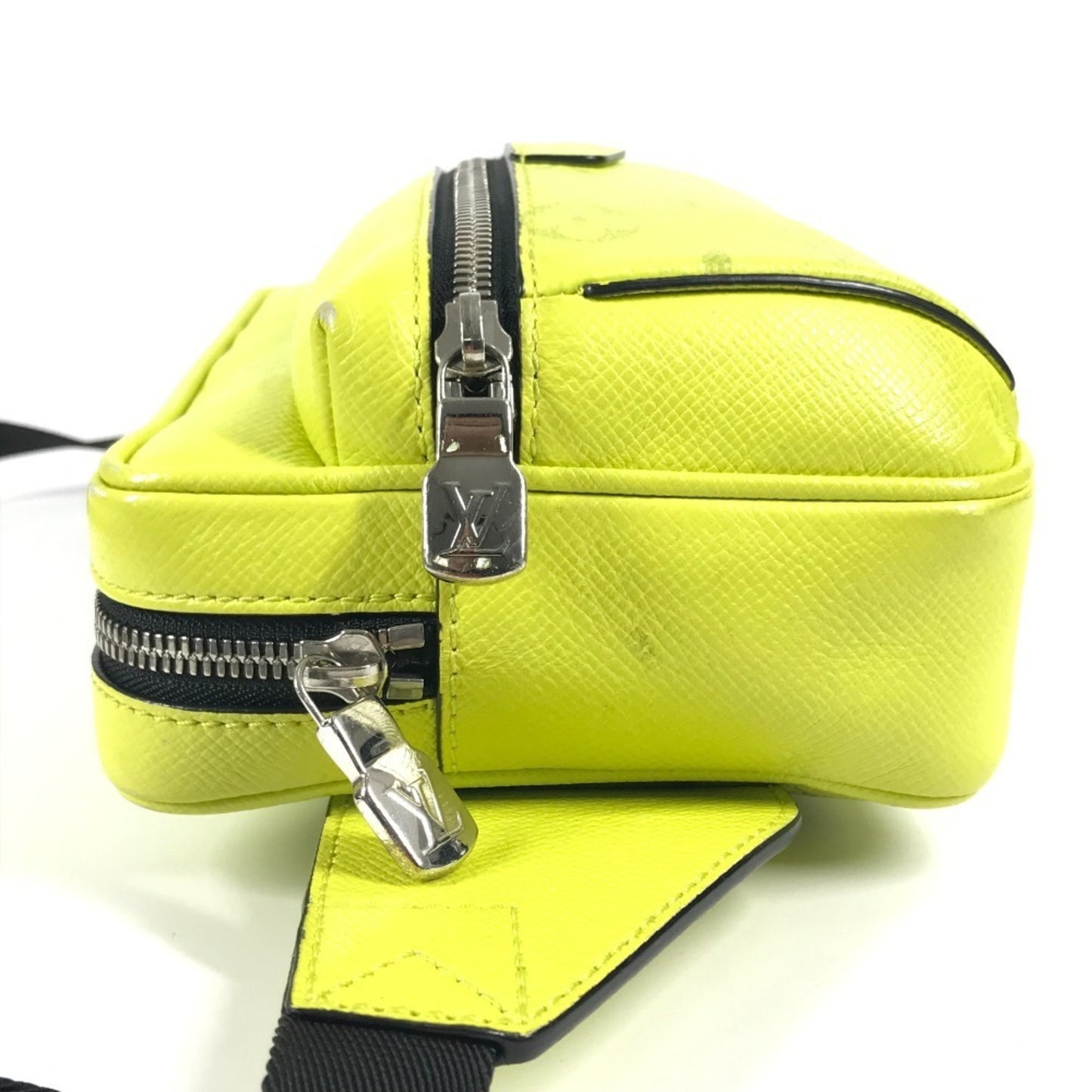 Louis Vuitton M30239 Taiga Rama Outdoor Messenger Pm Bag