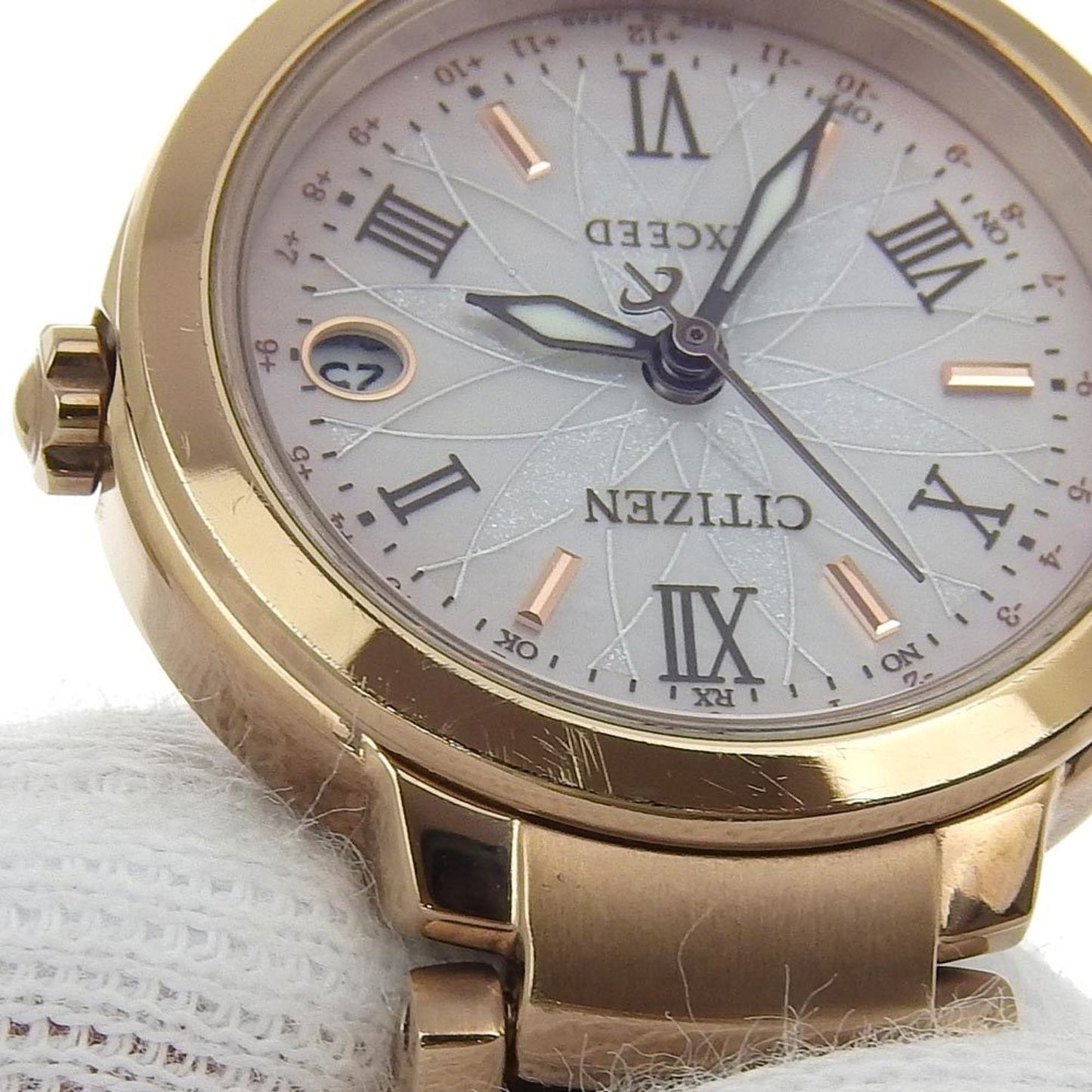 Citizen Exceed Date Eco-Drive Es9322 57W White