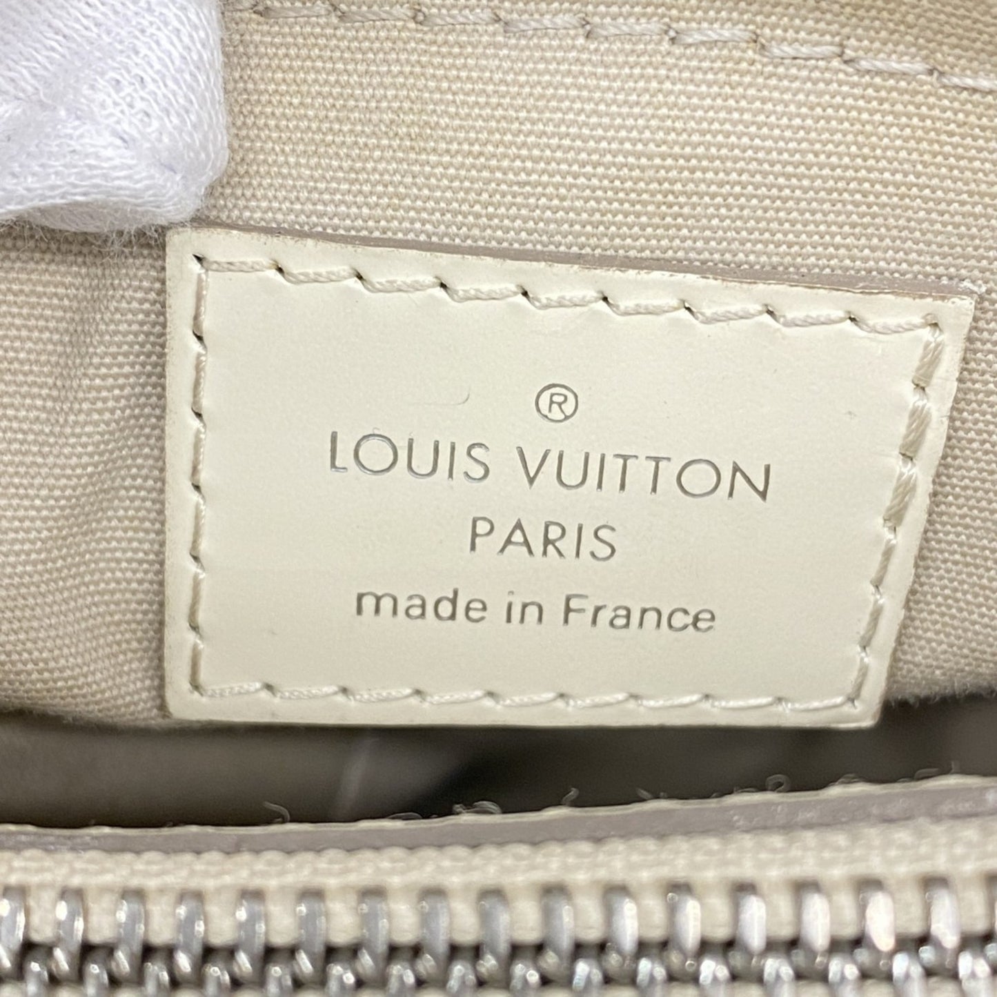 Louis Vuitton Epi Passy Pm Handbag M5926J White