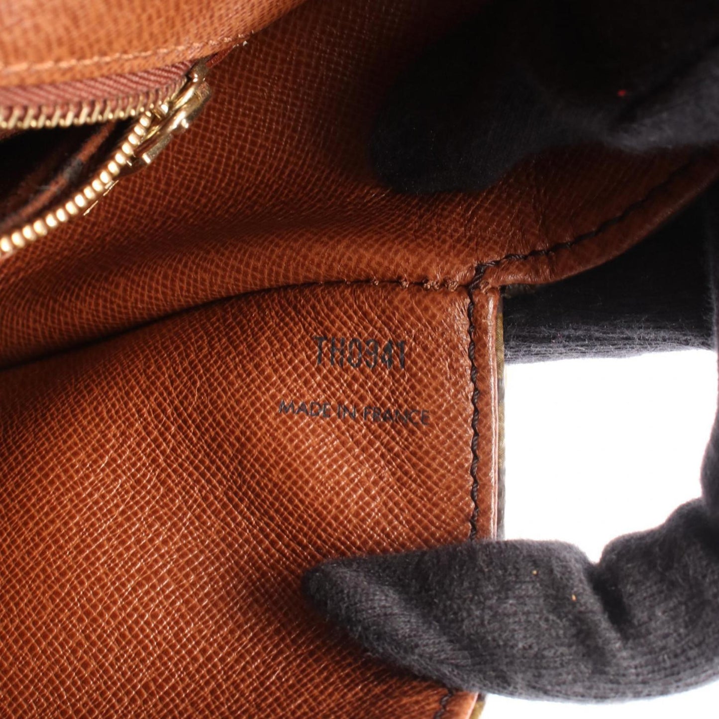 Louis Vuitton Saint-Cloud Gm Shoulder Bag