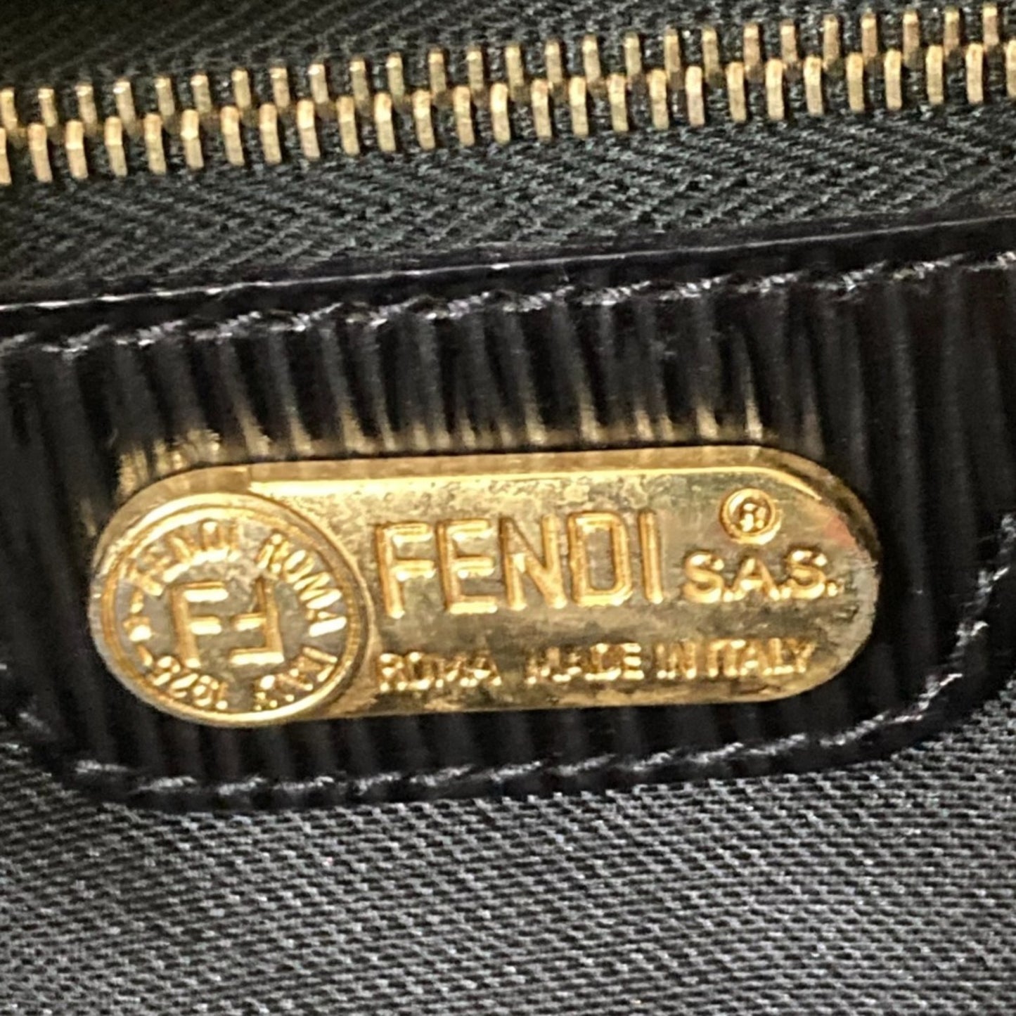 Fendi Vintage Pecan Bucket Handbag In Black
