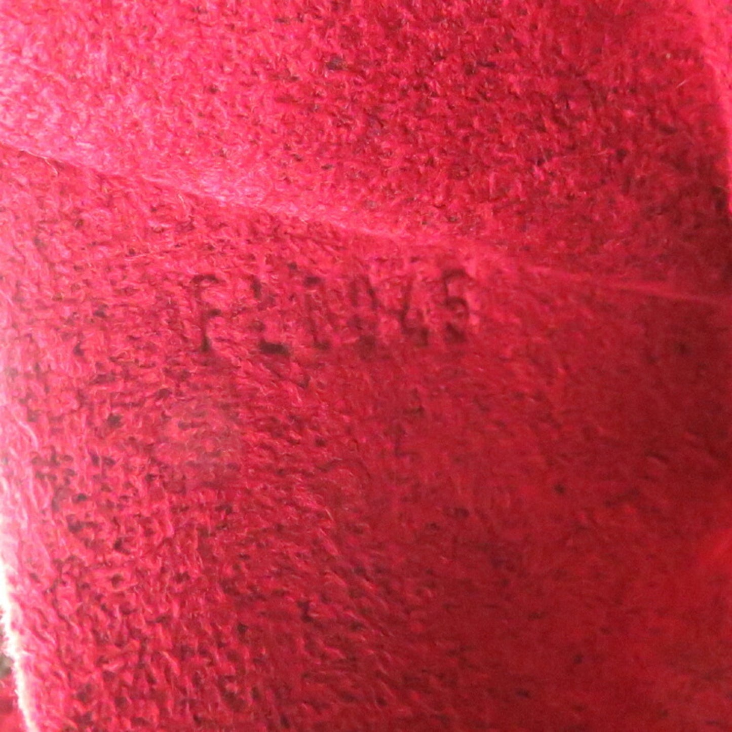 Louis Vuitton Truth Wapiti