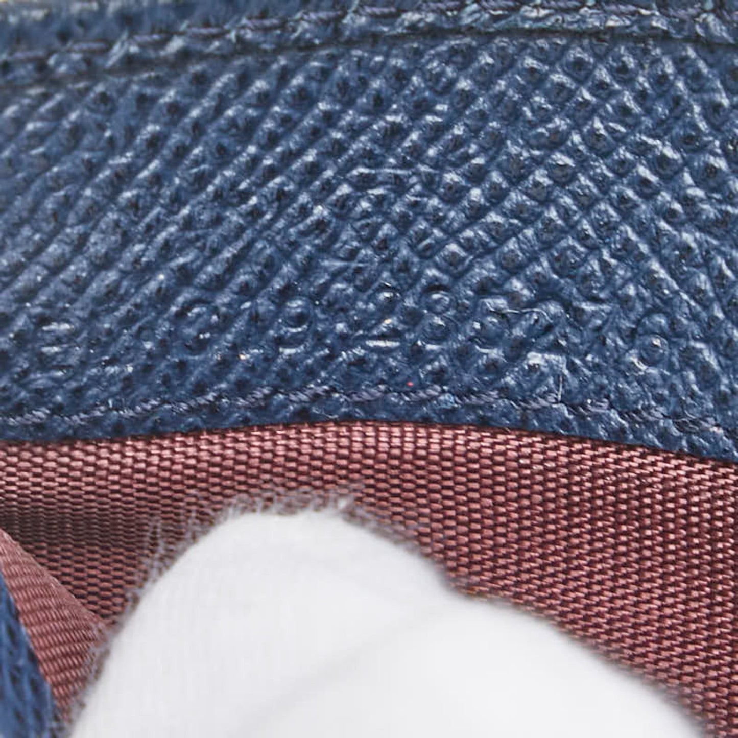 Bvlgari Men'S Bifold Wallet With Closure