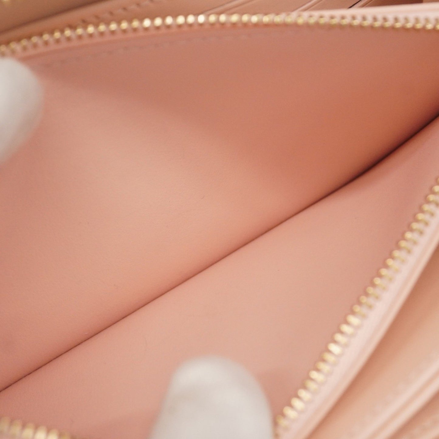 Louis Vuitton Mahina Zippy Wallet M13469 Bloom Gray Pink