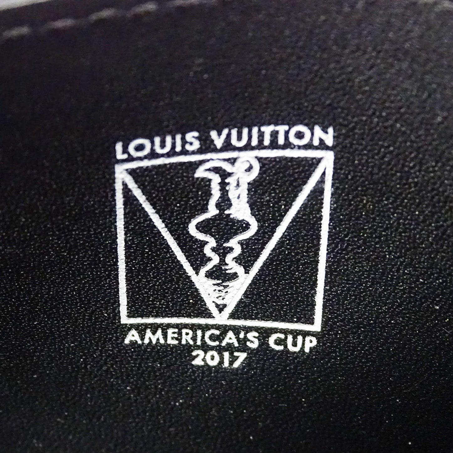 Louis Vuitton Men'S Damier Cobalt Canvas Business Card Case With America'S Cup Porte Carte Cord