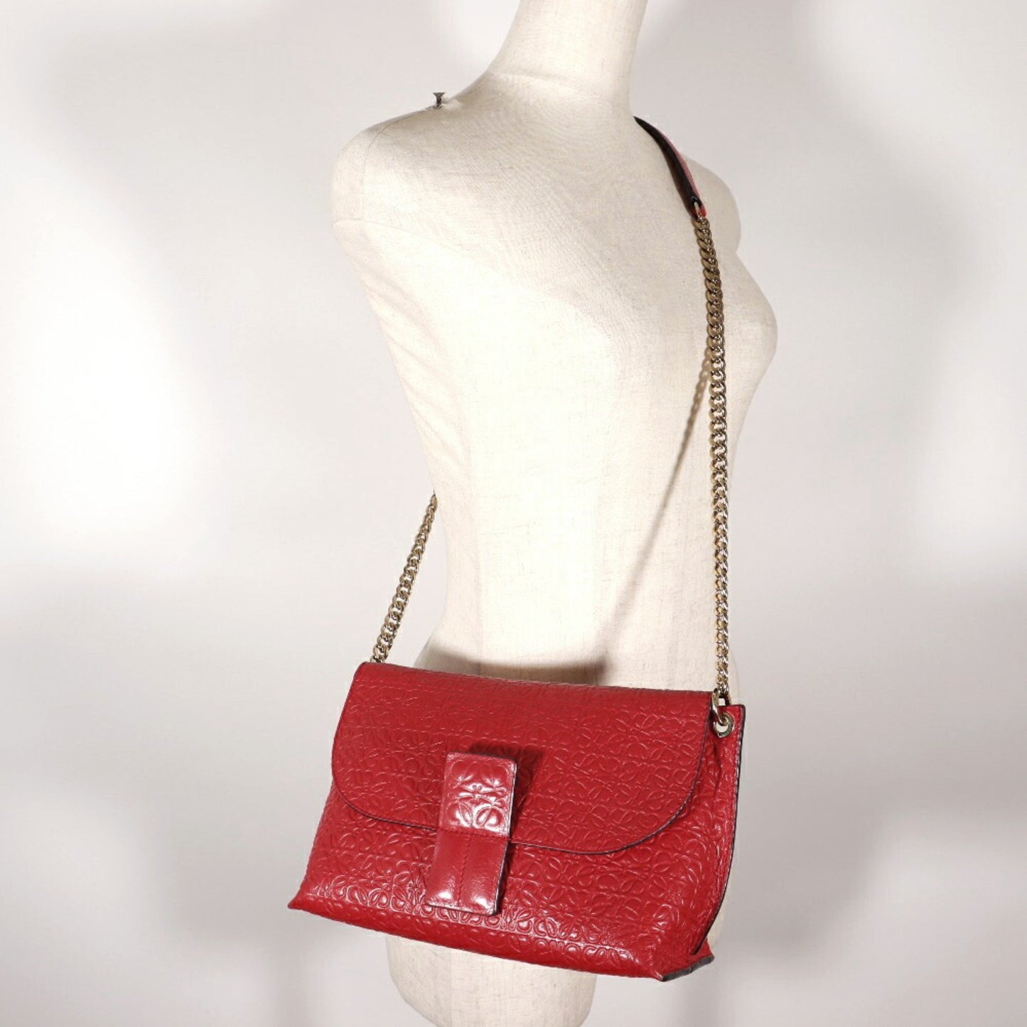 Loewe Avenue Shoulder Bag Repeat Anagram Chain Calf Made In Spain Red Crossbody A5 Magnetic Type
