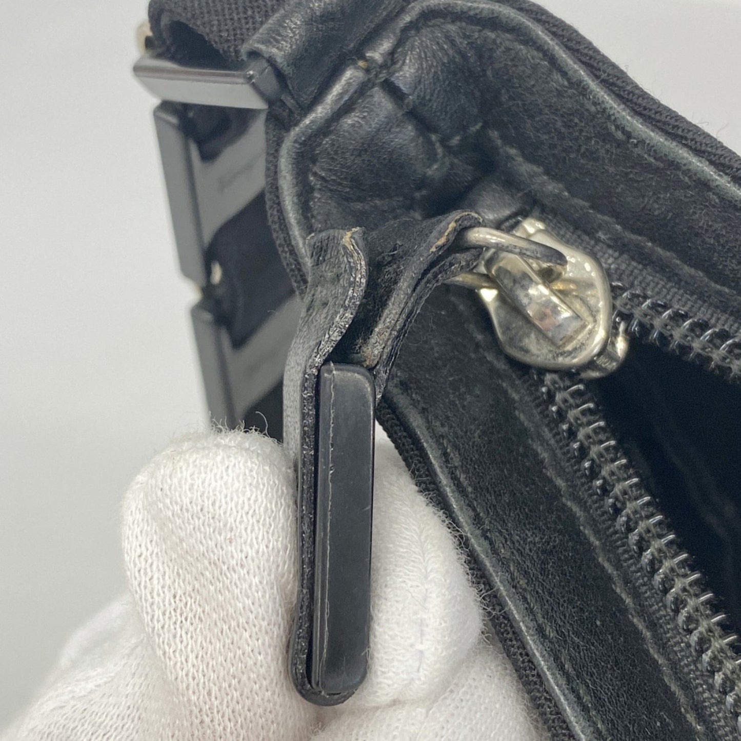 Salvatore Ferragamo Vara Shoulder Bag In Black Nylon