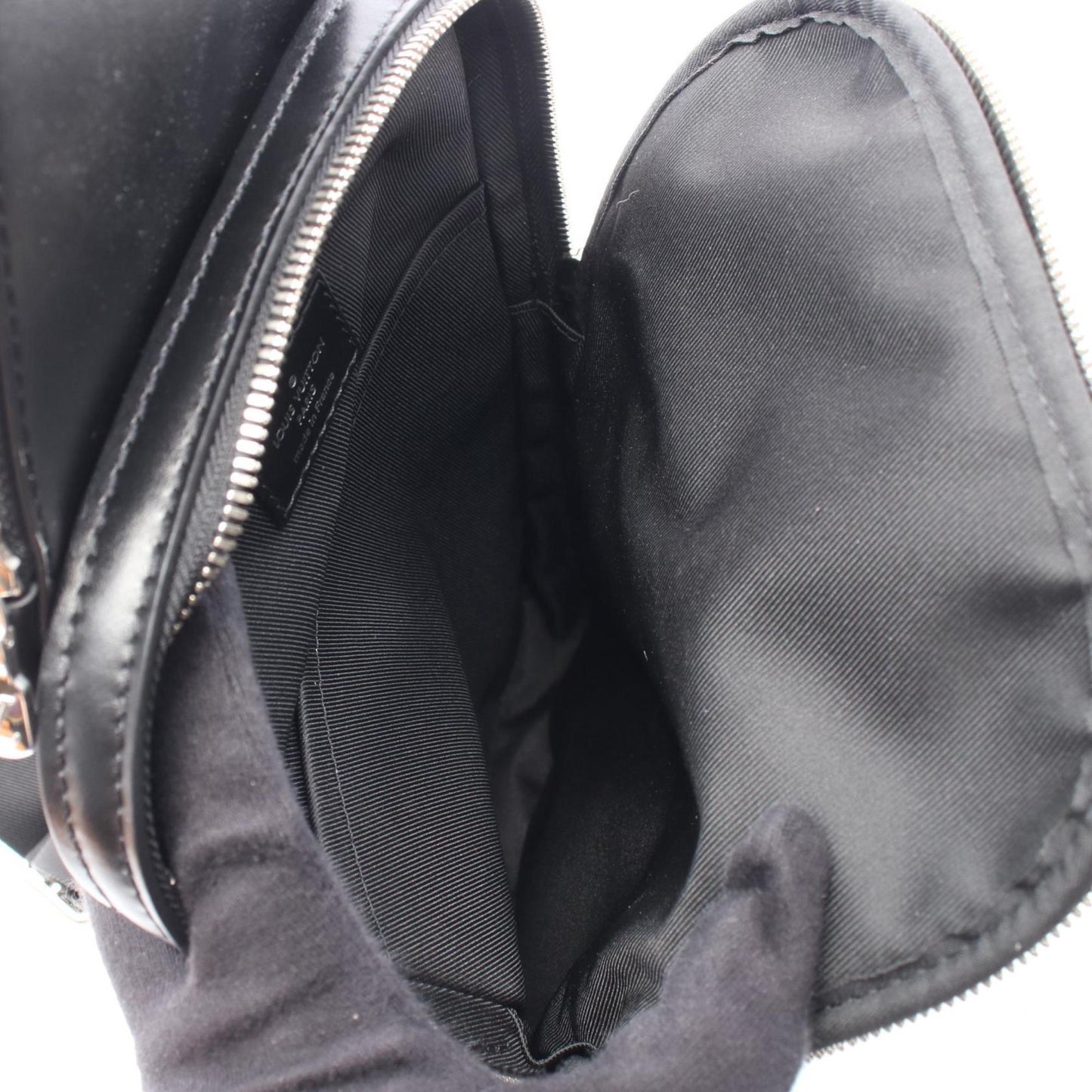 Louis Vuitton Avenue Sling Bag