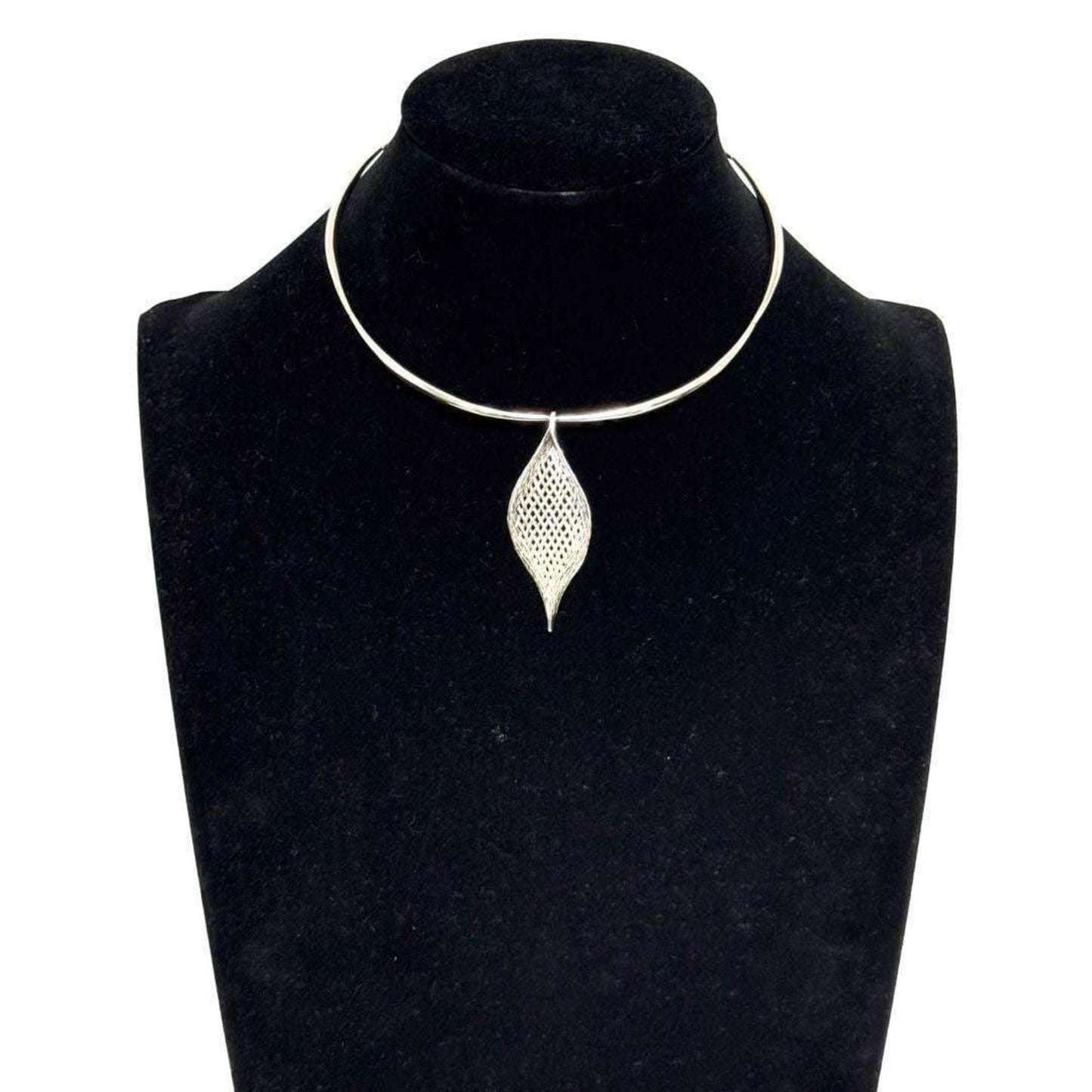 Tiffany Mesh Leaf Pendant Necklace Choker