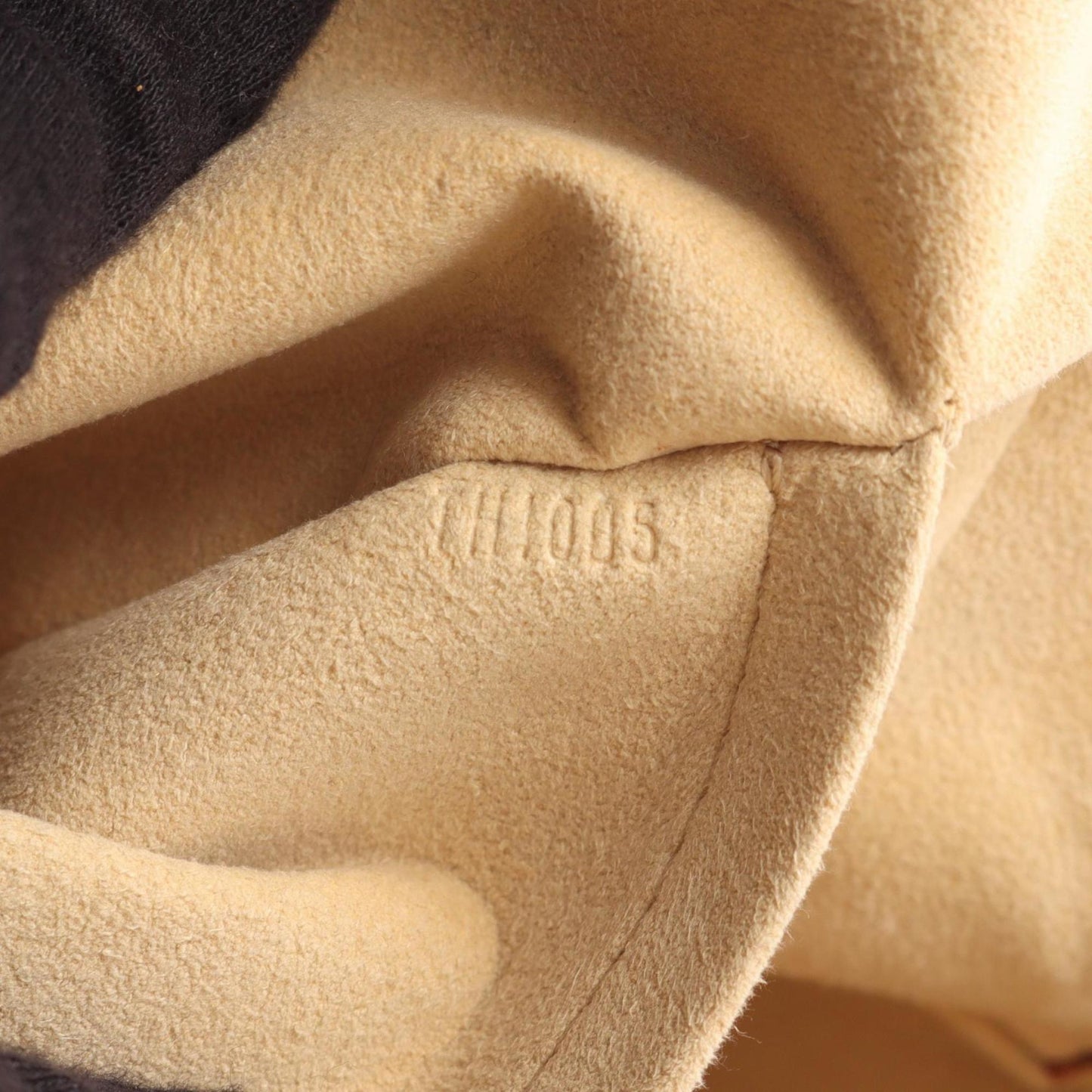 Louis Vuitton Manhattan Pm Handbag