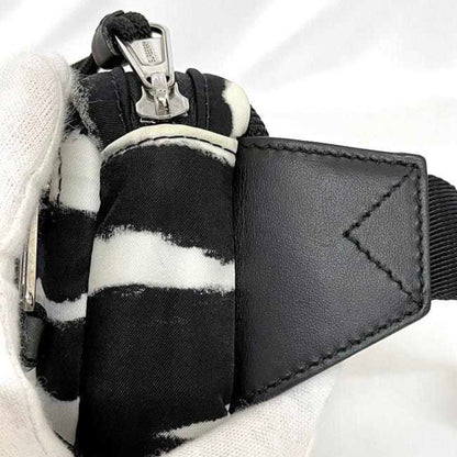 Burberry Body Bag Ec-22942 White Black 8028956 Nylon Leather Burberry Crossbody Belt Waist Pouch