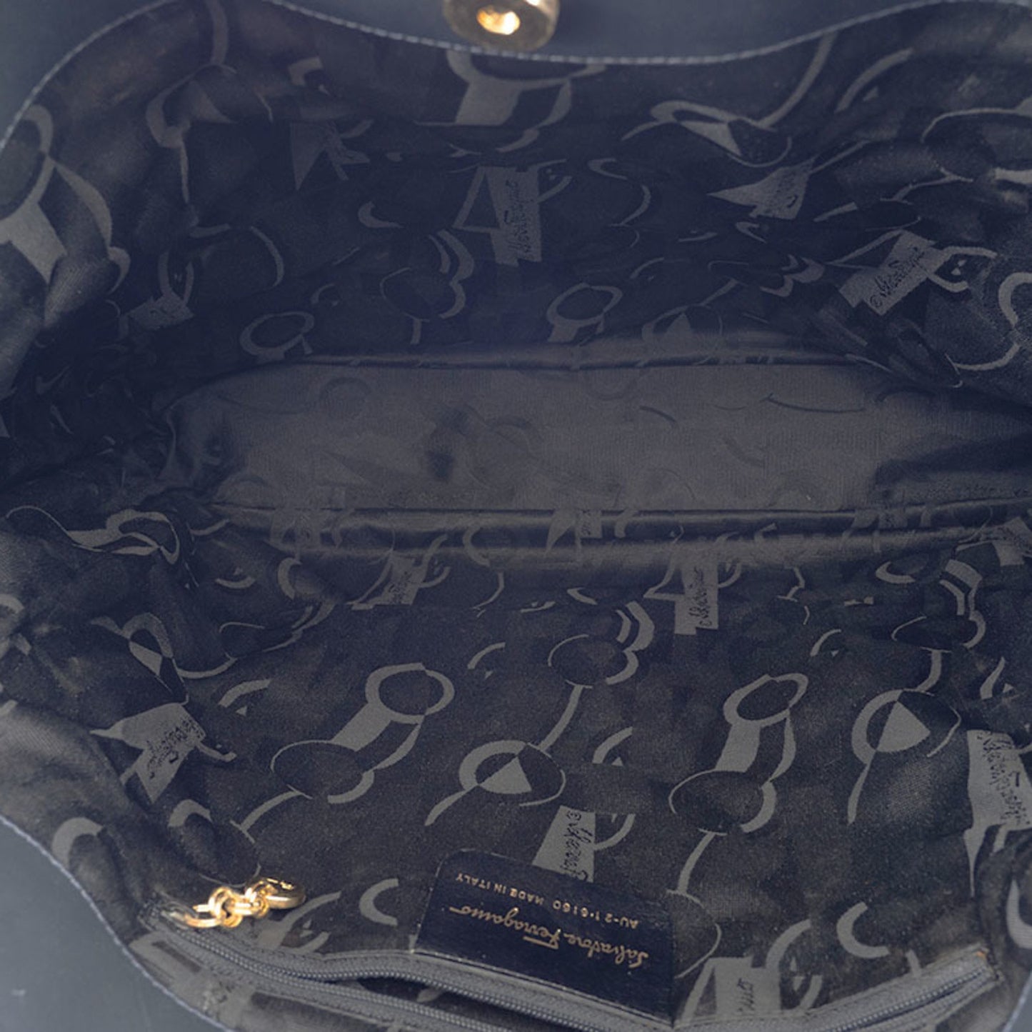 Salvatore Ferragamo Vara Nylon Tote Navy Bag Au-21 6160 Leather