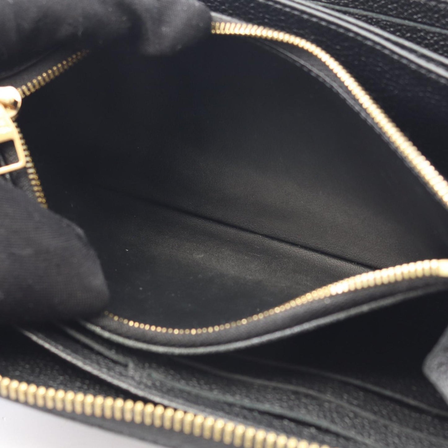 Louis Vuitton Zippy Wallet