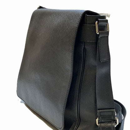 Louis Vuitton Taiga Milo M32632