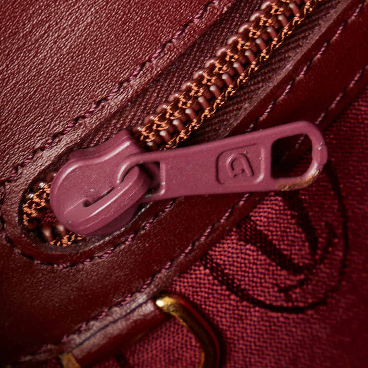 Cartier Must Line Shoulder Bag Wine Red Bordeaux Leather