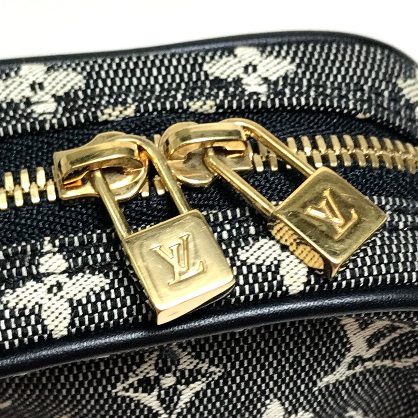 Louis Vuitton M92066 Monogram Mini Canvas Digital Camera Case/Pouch