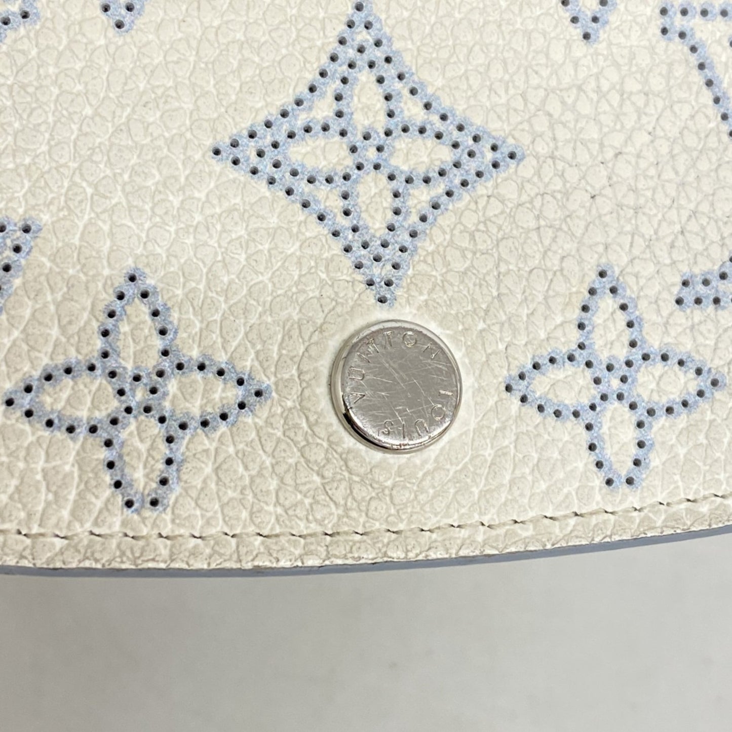 Louis Vuitton Mahina Portefeuille Iris Compact Wallet M11802 White/Blue