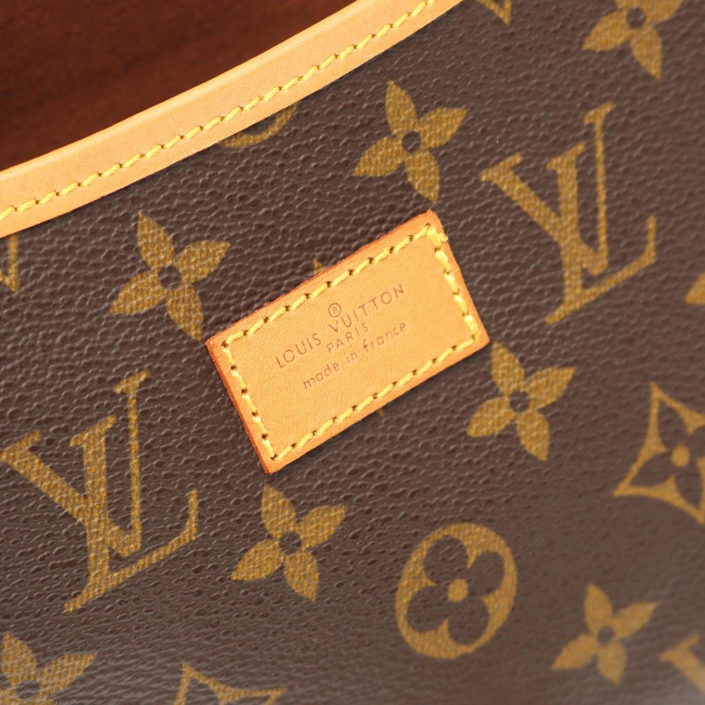 Louis Vuitton Saumur 35 Shoulder Bag