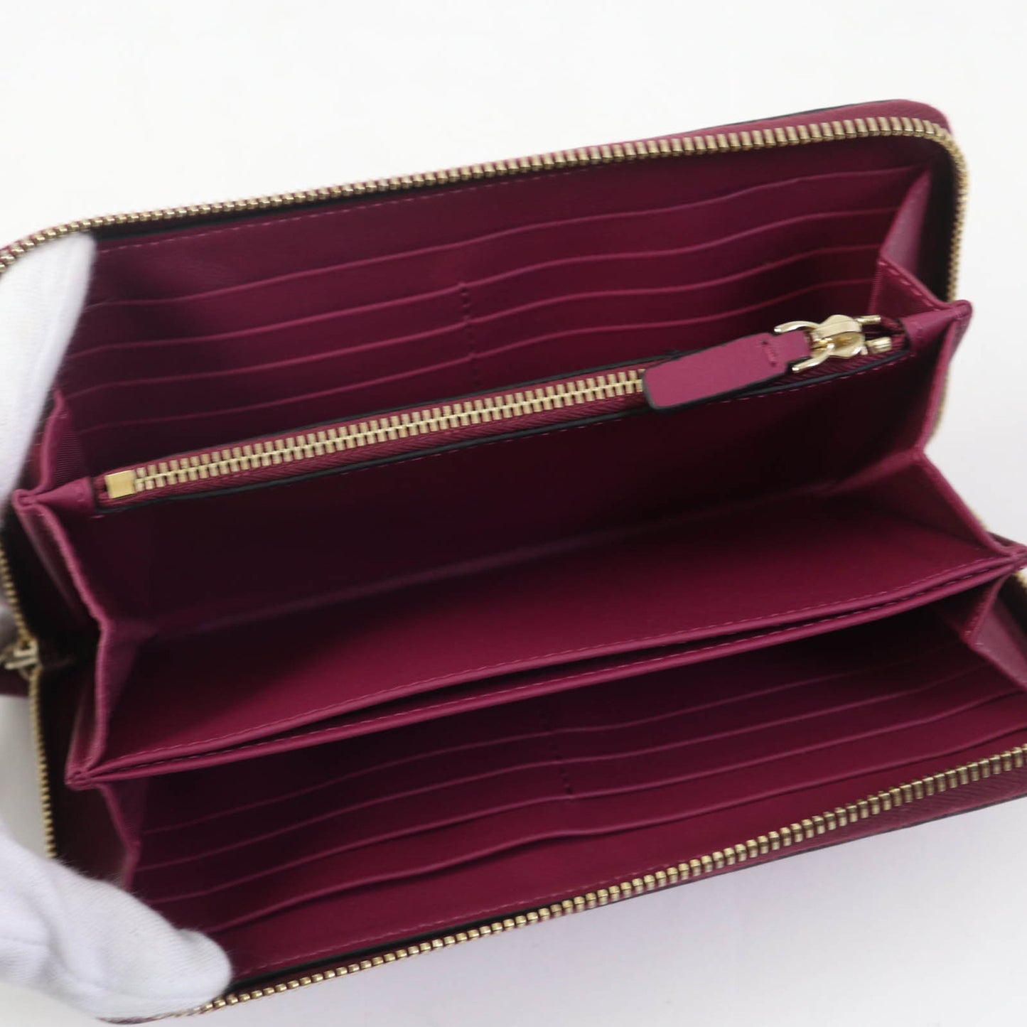 Valentino Garavani Nw0P0645 Rockstud Zip-Around Leather Long Wallet