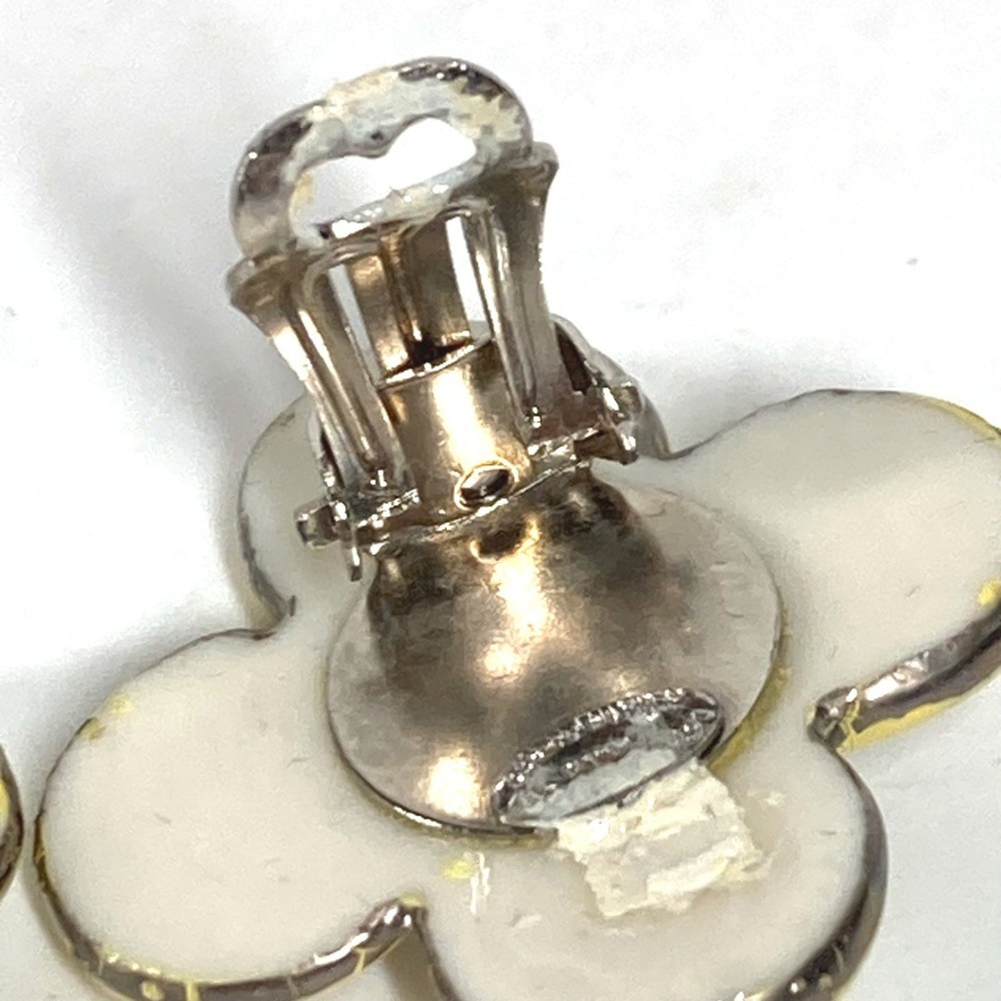 Louis Vuitton Louis Vuitton Flower Earrings Ceramic