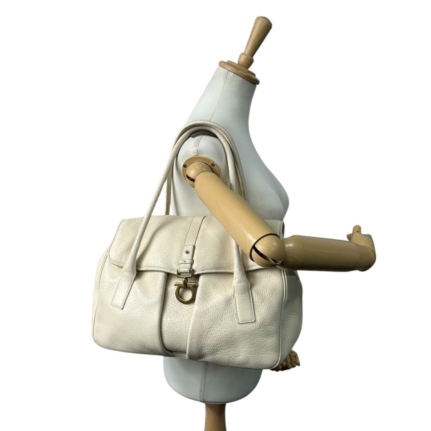 Salvatore Ferragamo Gancini Leather Tote Bag In White With Gold Hardware