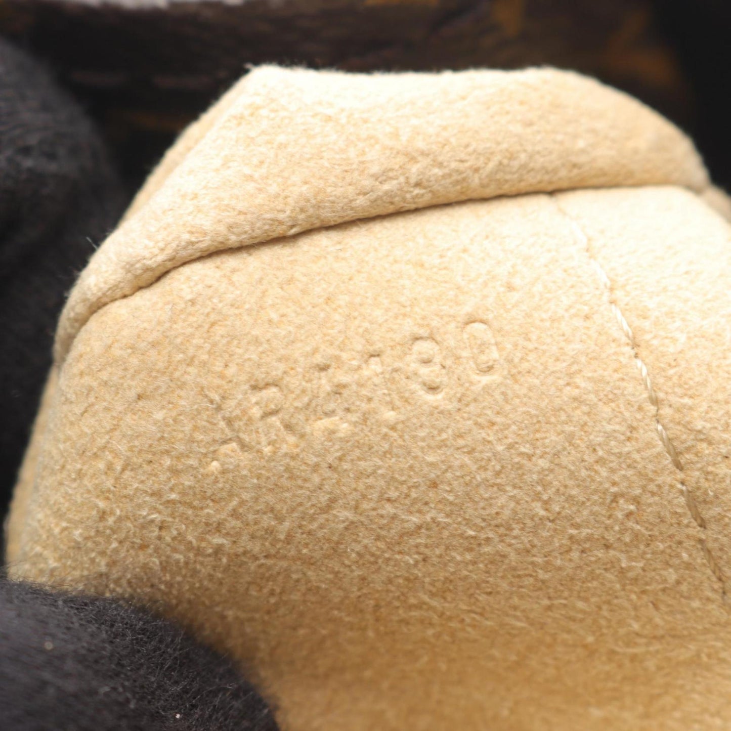 Louis Vuitton Artsy Mm Shoulder Bag