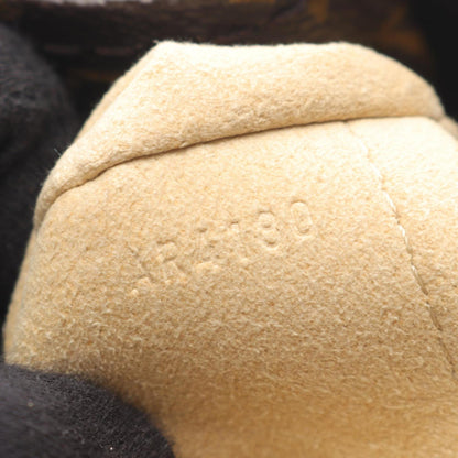 Louis Vuitton Artsy Mm Shoulder Bag