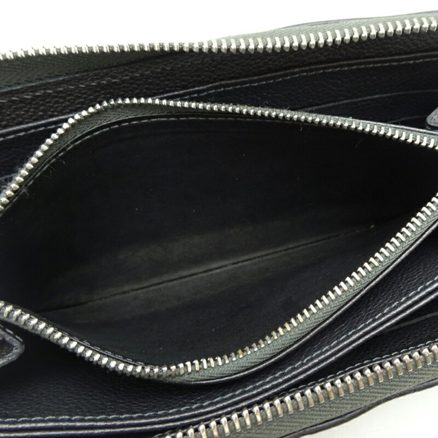 Louis Vuitton Zippy Wallet