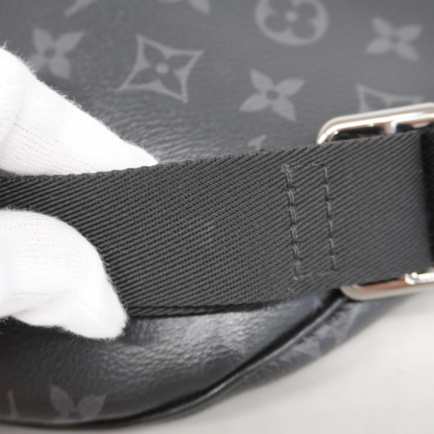 Louis Vuitton Monogram Eclipse Discovery Bum Bag M44336 Black
