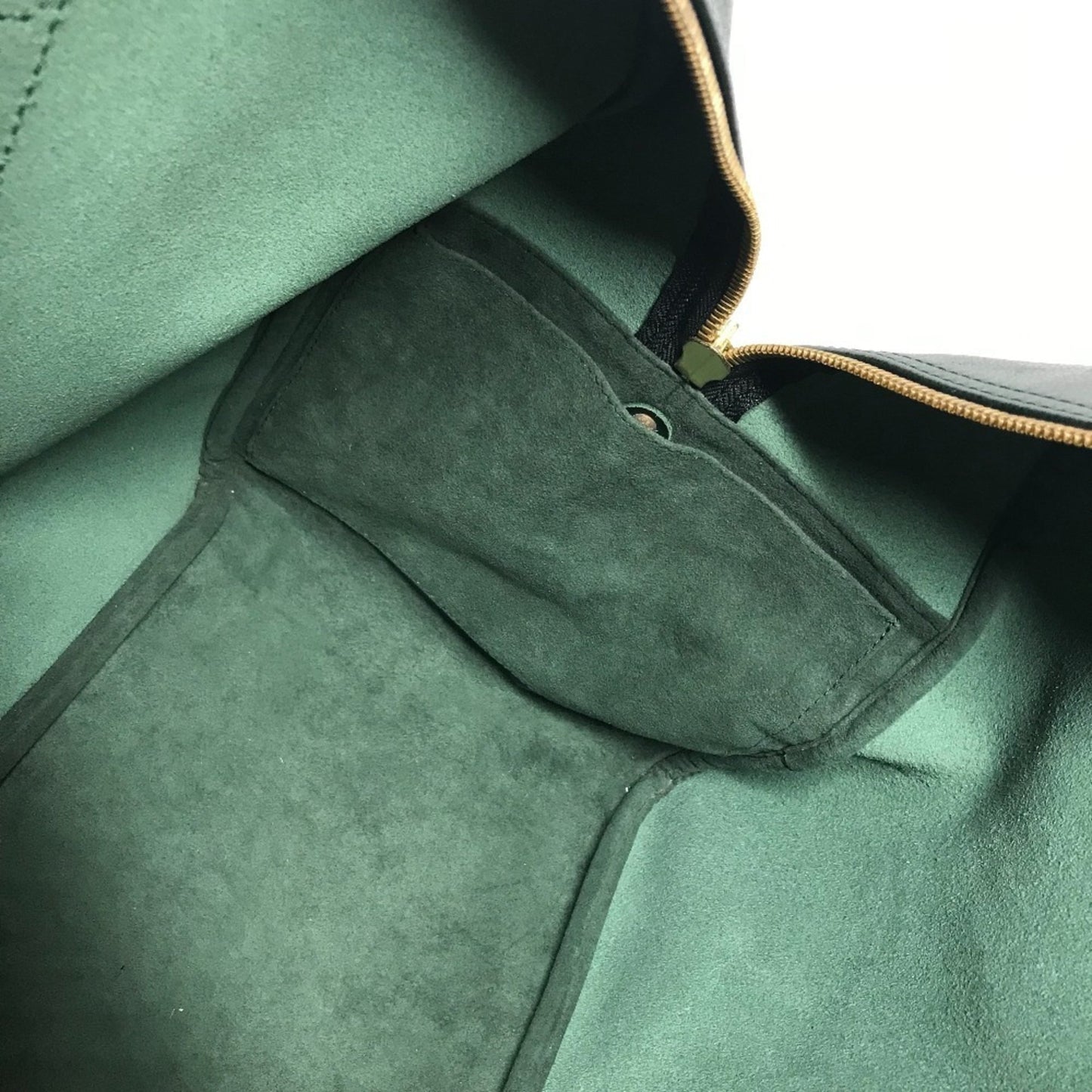 Louis Vuitton M30124 Taiga Kendall Pm Travel Bag