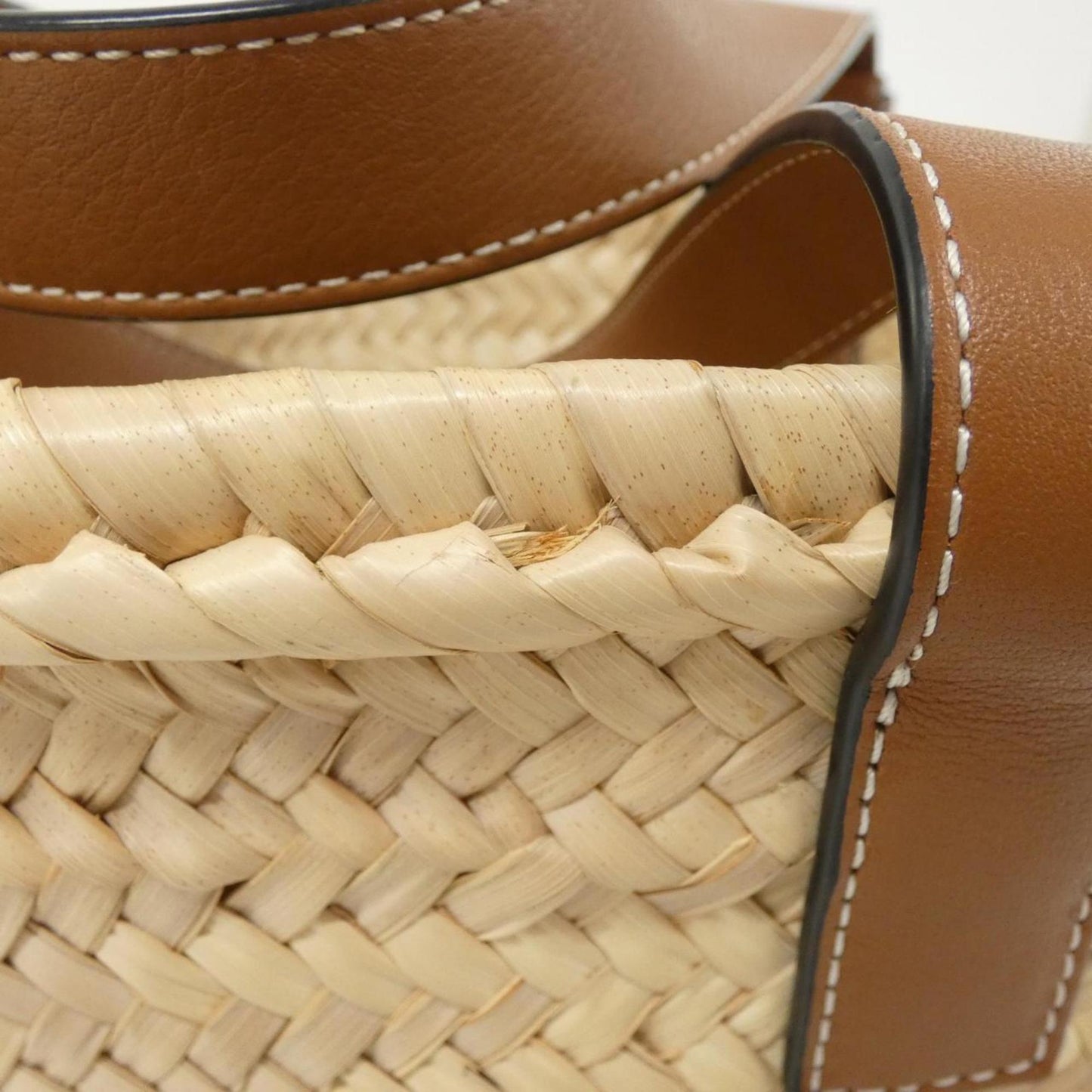 Loewe 327 02 S93 Handbag