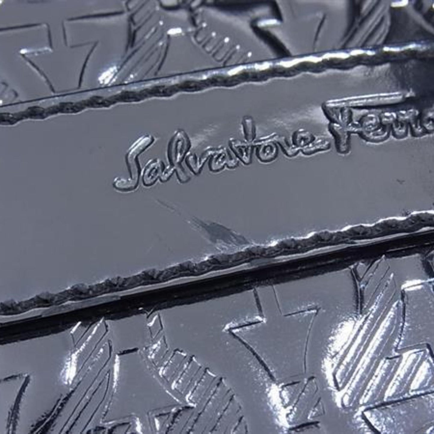 Salvatore Ferragamo Gancini Shoulder Bag Gg24 0311 Silver