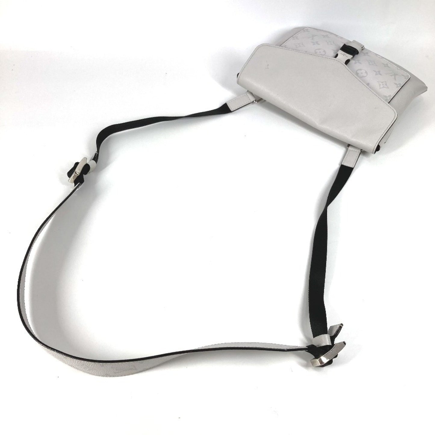 Louis Vuitton M30411 Taiga Rama Flap Messenger Bag