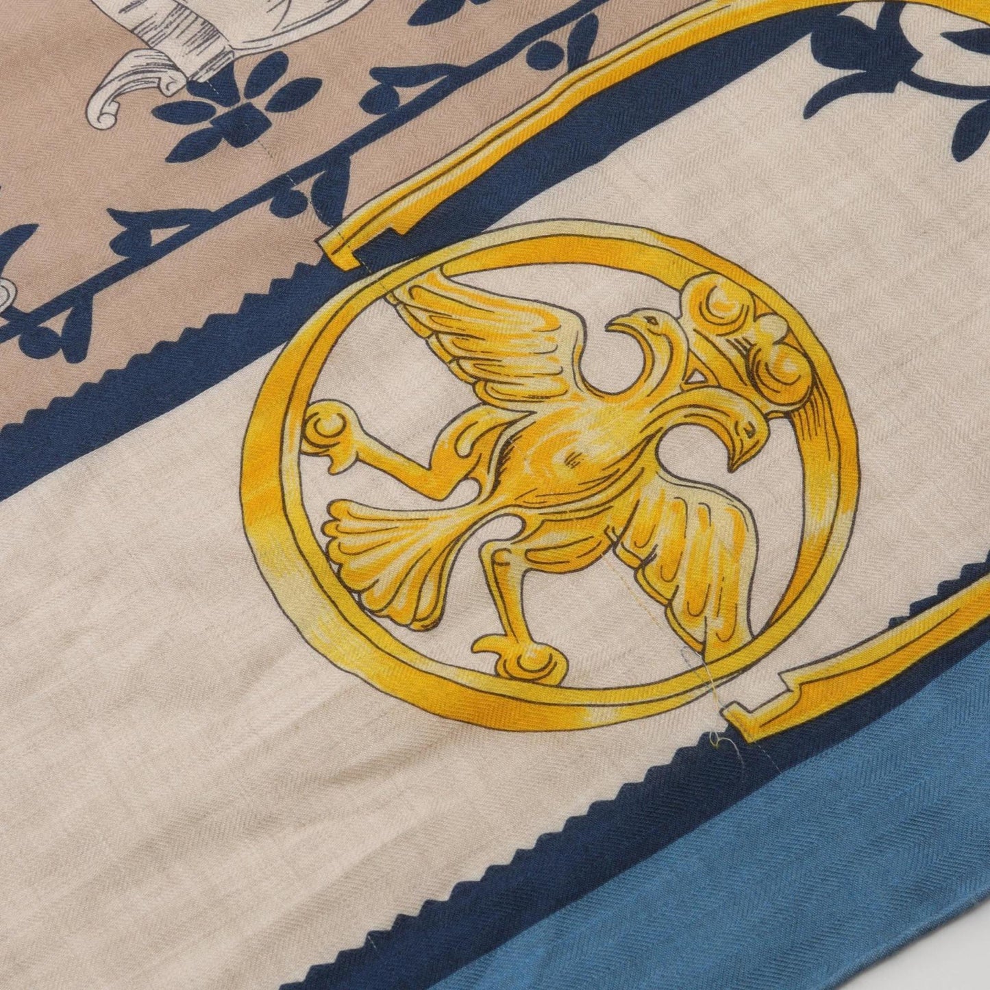 Hermes Herms Triangle Geant Etriers Scarf