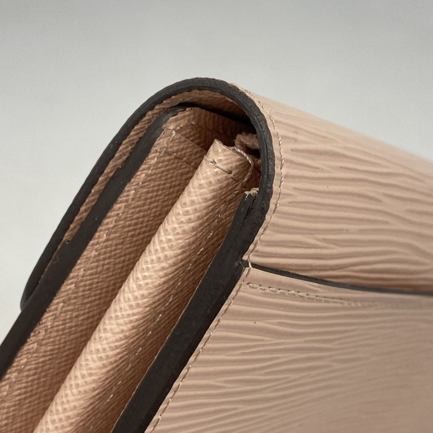 Louis Vuitton Epi Leather Portefeuille Sarah M61216 Rose Ballerine