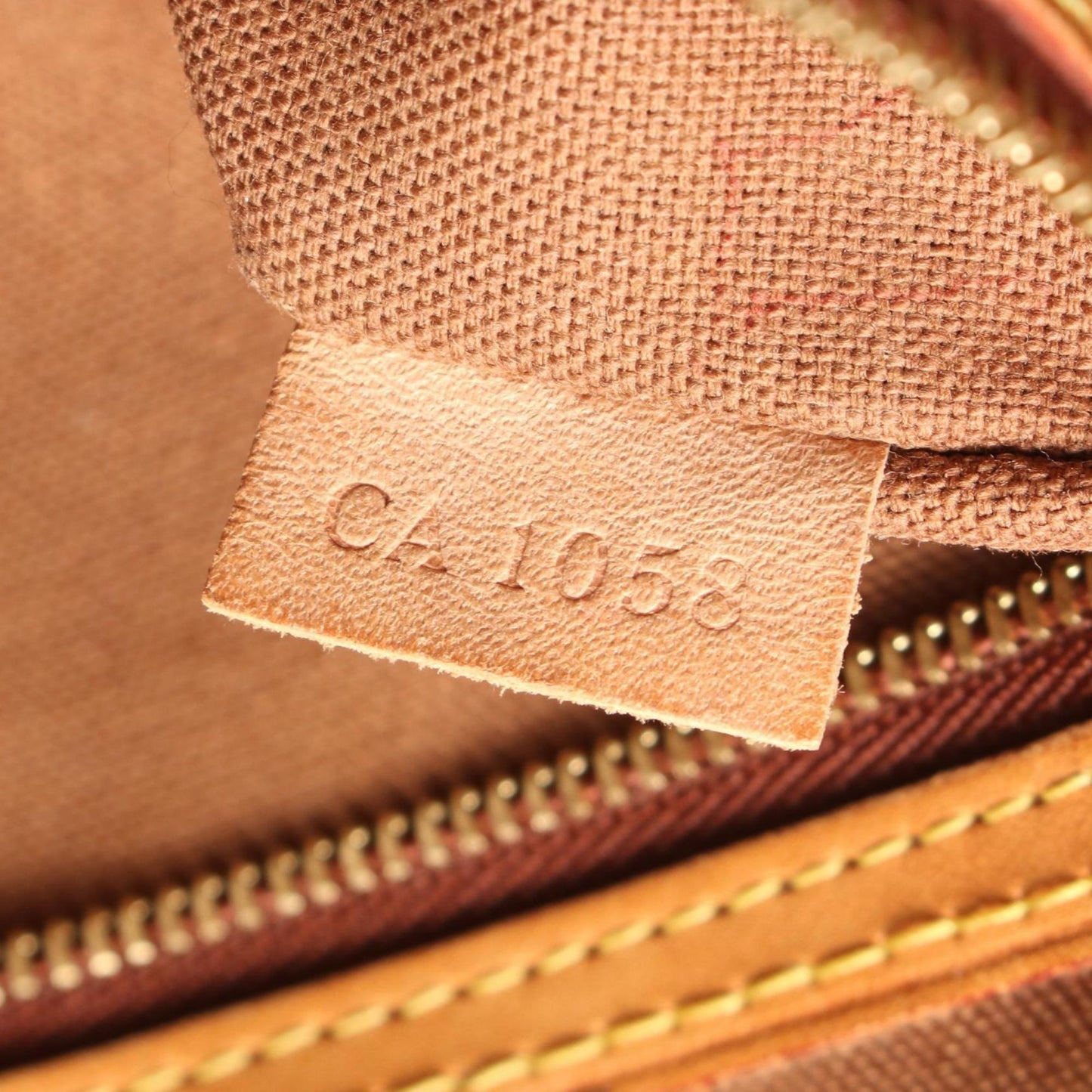 Louis Vuitton Batignolles Horizontal Monogram Shoulder Bag