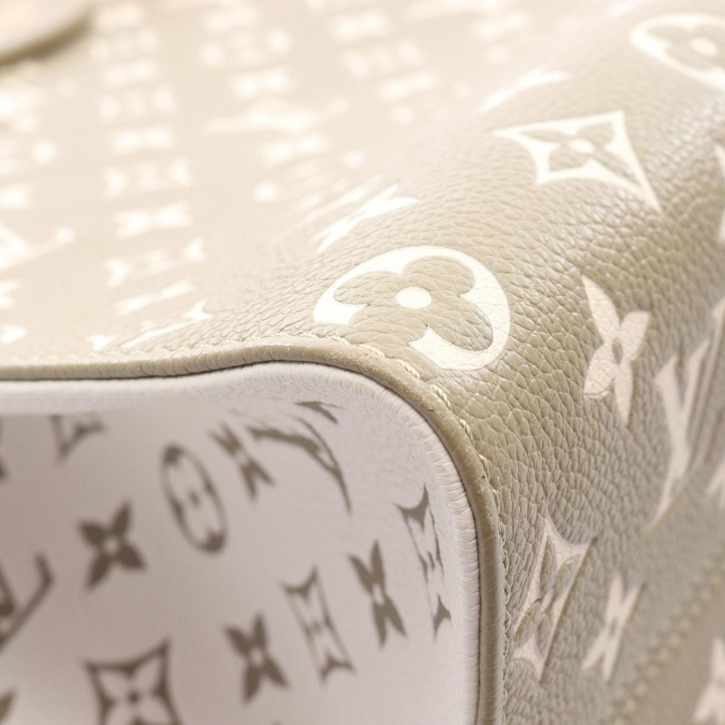 Louis Vuitton On The Go Mm Tote Bag