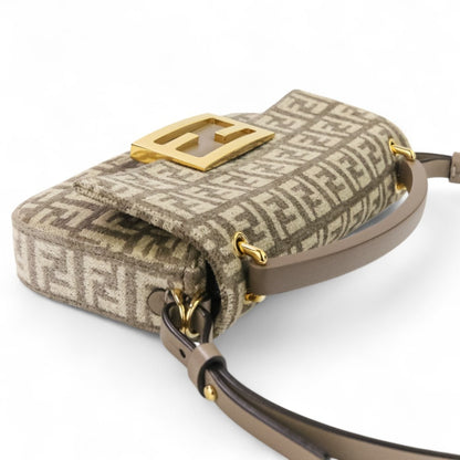 Fendi Zucca Baguette Tapestry Fabric Phone Pouch Shoulder Bag 7As142 Greige