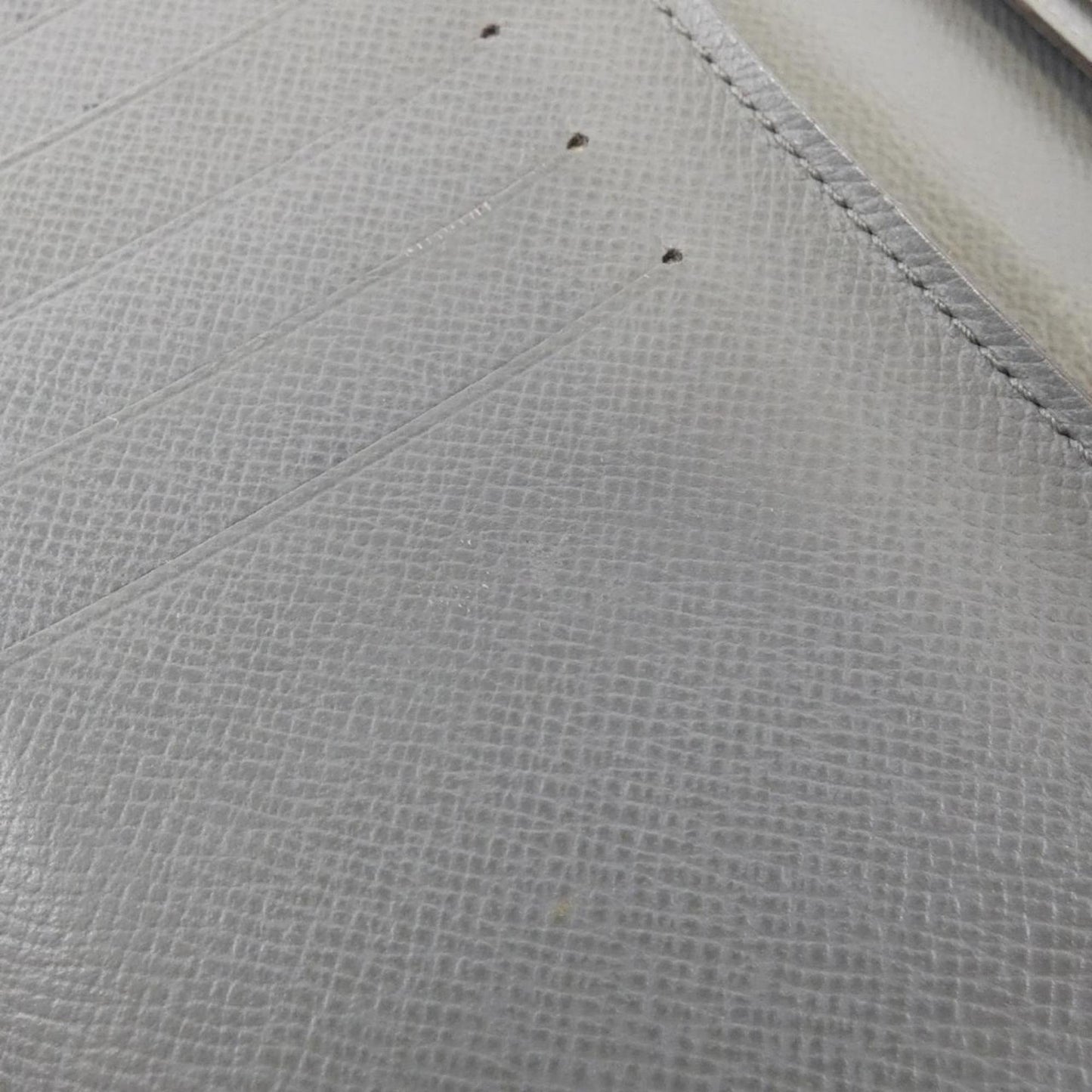 Louis Vuitton Taiga Portefeuille Brazza M32653 Wallet