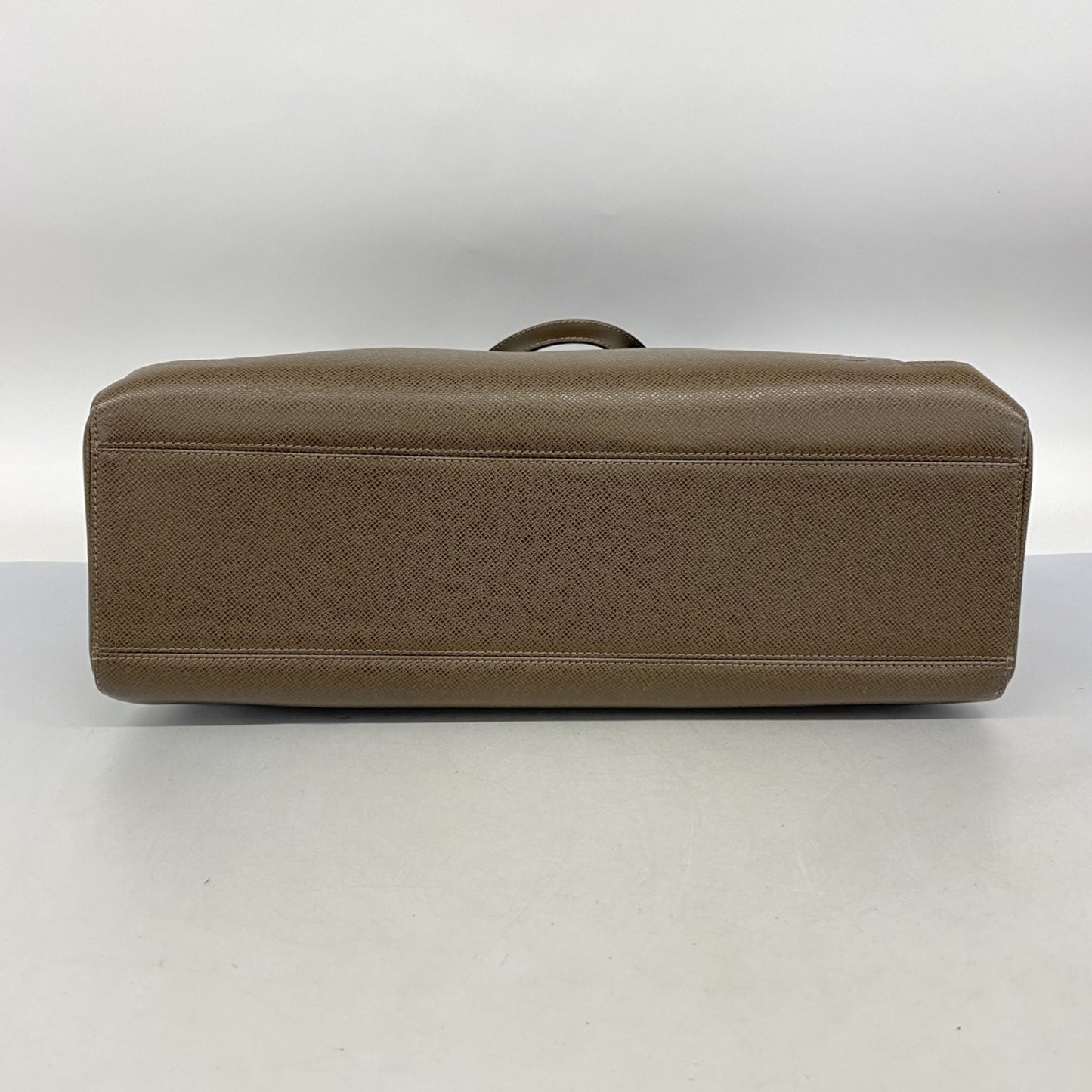 Louis Vuitton Taiga Kasbeck Gm M31018 Grizzly