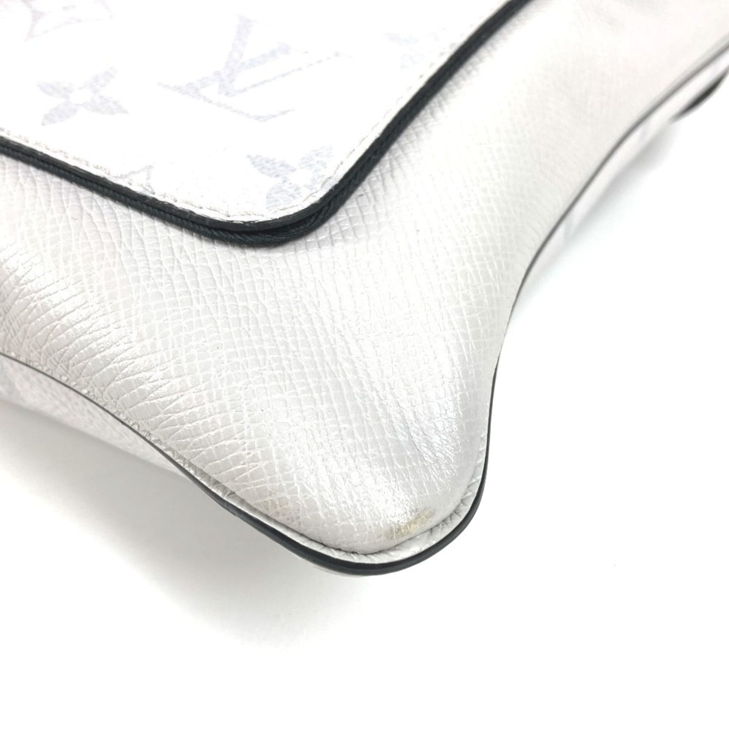 Louis Vuitton M30411 Taiga Rama Flap Messenger Bag