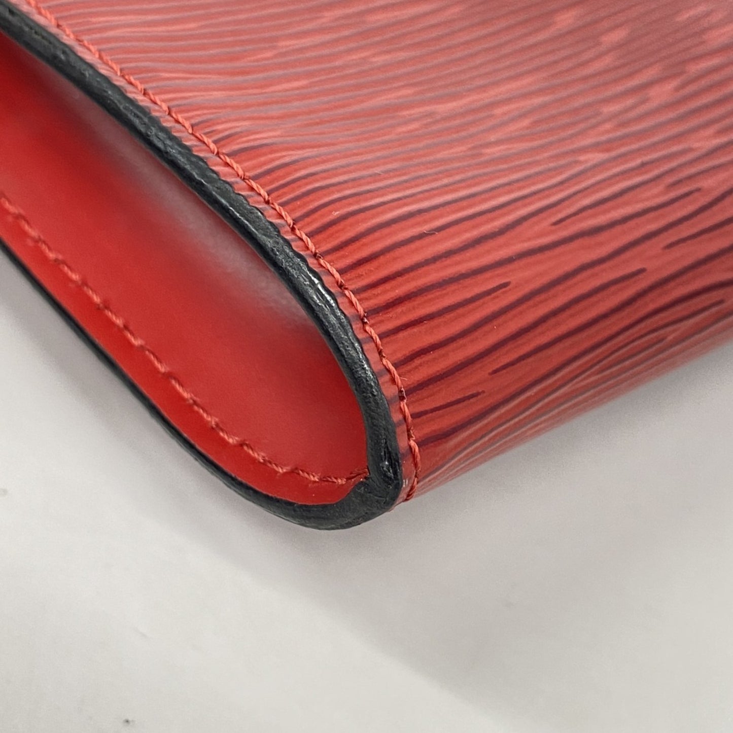 Louis Vuitton Epi Pouch Accessoires M52947 Castilian Red