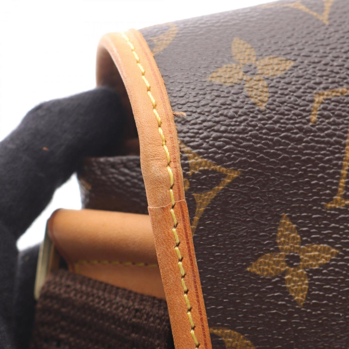 Louis Vuitton Bosphore Messenger Pm Shoulder Bag