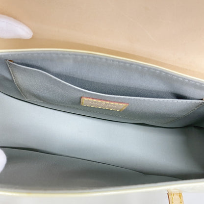 Louis Vuitton Vernis Bisque Bay Pm Shoulder Bag M91187 Pearl