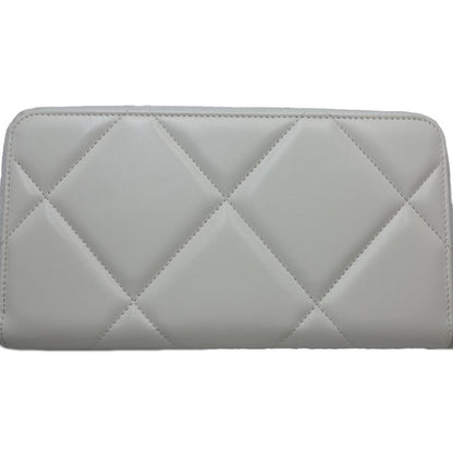 Chanel 19 Round Zipper Matelasse Cc Mark Ap1063 Long Wallet Leather White 083407