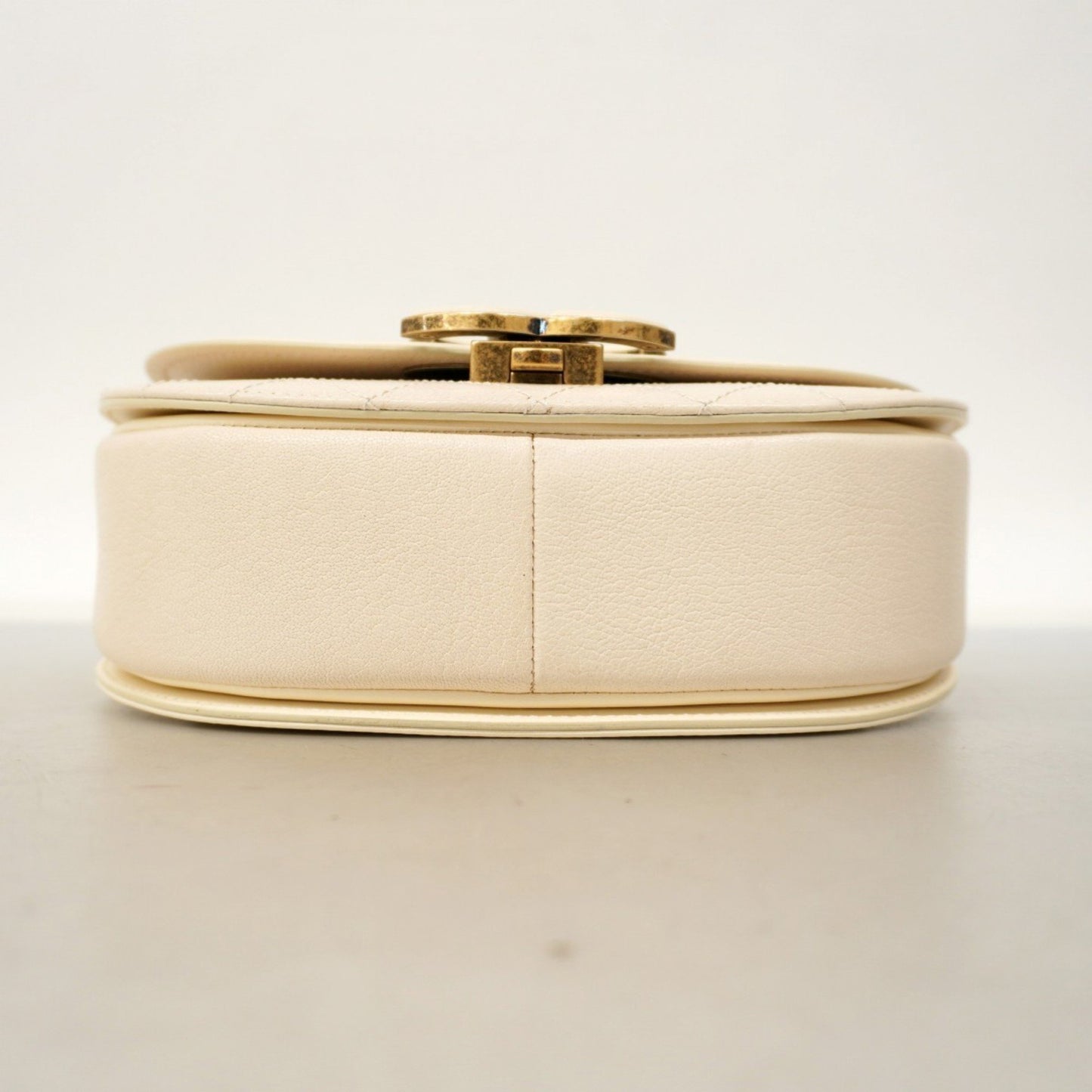 Chanel Matelasse Chain Leather Handbag