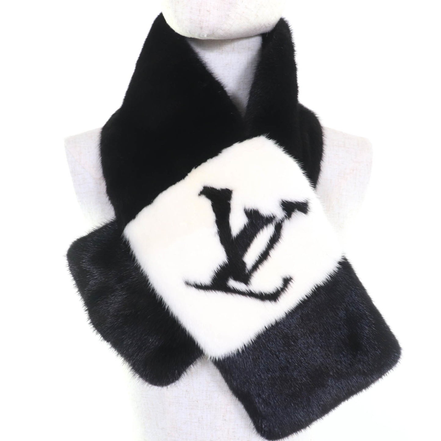 Louis Vuitton M77866 Echarpe Gaugram Lv Logo Mink Fur Scarf/Tippet Shawl In Black And White With Box